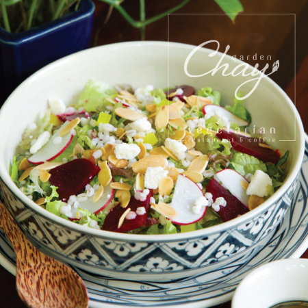 Salad hạt ý dĩ với củ dền nướng sốt balsamic