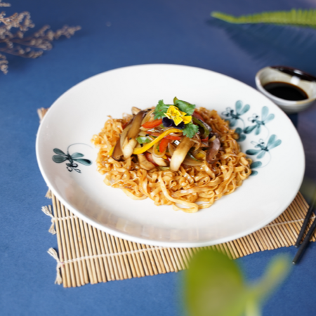 Mì udon xào rau củ