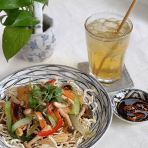 Mì xào giòn sốt rau củ bốn mùa