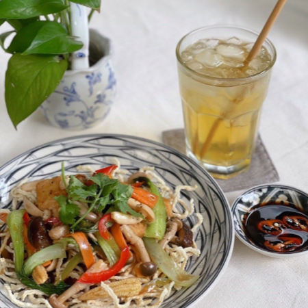Mì xào giòn sốt rau củ bốn mùa