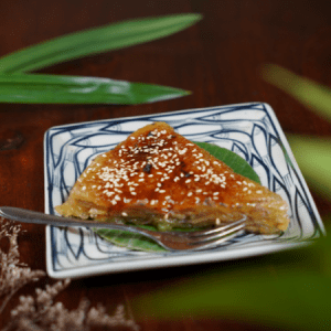 Bánh chuối đốt kiểu vườn Chay, dùng kèm nước cốt dừa